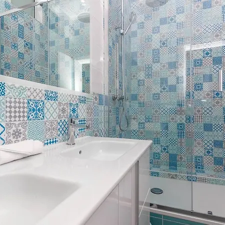 Luxury 3 Bd Aptment With Sea View Apartment