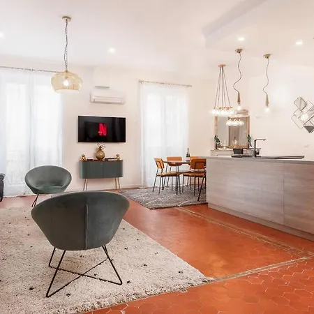 Apartment Luxury 3 Bd Aptment With Sea View