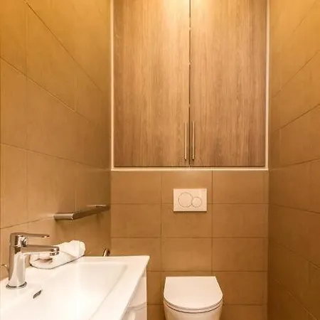 Apartment Luxury 3 Bd Aptment With Sea View