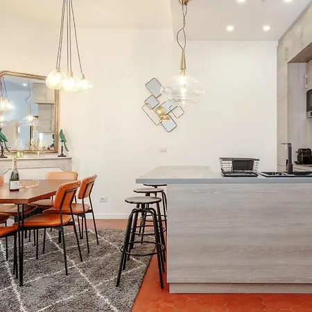 Apartment Luxury 3 Bd Aptment With Sea View